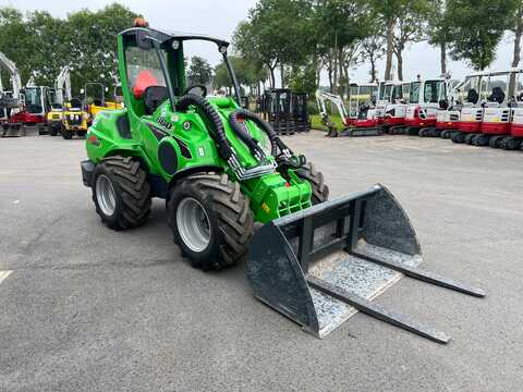 Huur een Avant 860i - Lader - Image #3