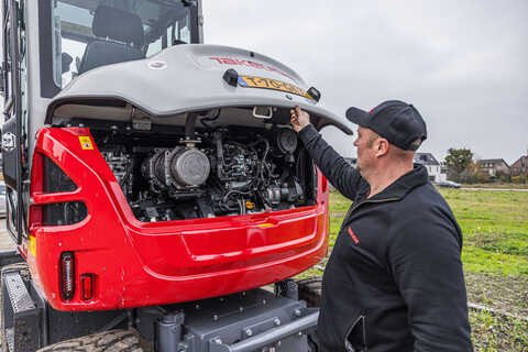 Koop een Takeuchi TB370W - Graafmachine op banden - Image #6