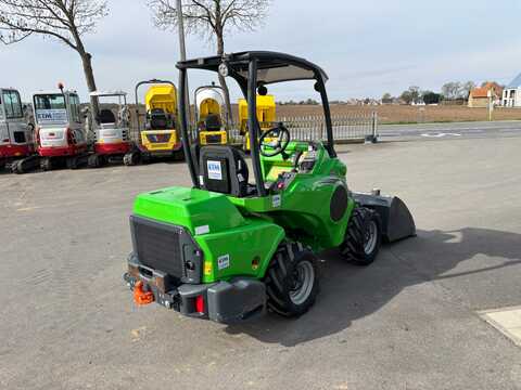 Koop een tweedehands Avant 528 TDL - Graafmachine / lader / verreiker - Image #3