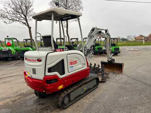 Koop een tweedehands Takeuchi TB 225 Extra Canopy - Graafmachine / lader / verreiker - Image #4