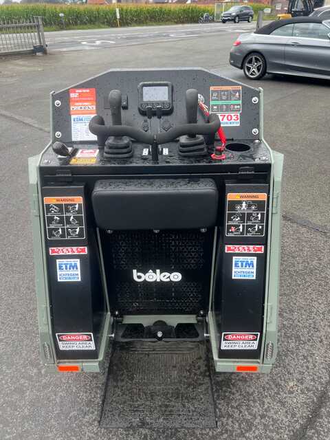 Huur een Boleo SV25X - Lader - Image #7