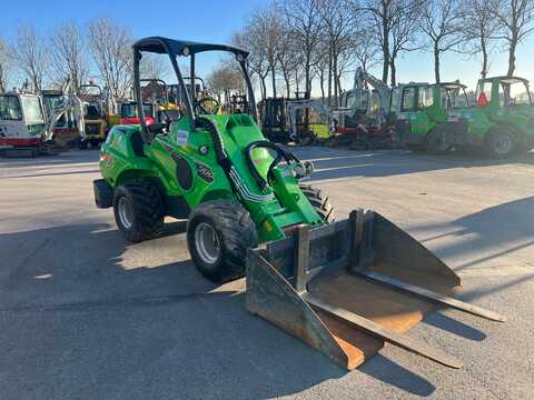 Koop een tweedehands Avant 735 - Graafmachine / lader / verreiker - Image #3