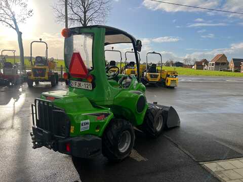 Koop een tweedehands Avant 645i TDL - Graafmachine / lader / verreiker - Image #4