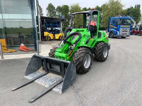 Huur een Avant 860i - Lader - Image #2