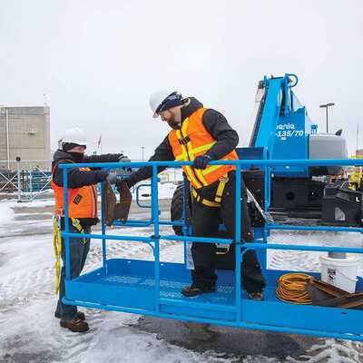 Huur een Genie ZX-135/70 - Knikhoogwerker diesel - Image #1