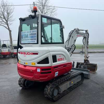 Huur een Takeuchi TB235-2 - Graafmachine - Image #4