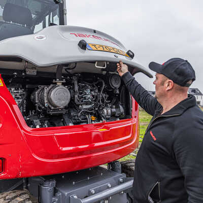Koop een Takeuchi TB370W - Graafmachine op banden - Image #6