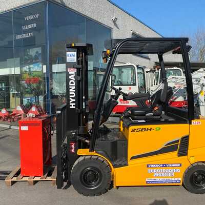 Koop een tweedehands Hyundai 25BH-9 - Heftruck - Image #1
