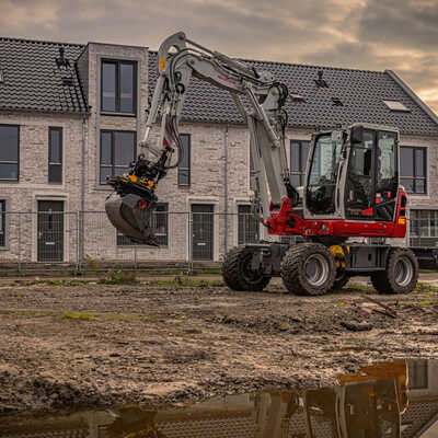 Koop een Takeuchi TB370W - Graafmachine op banden - Image #3