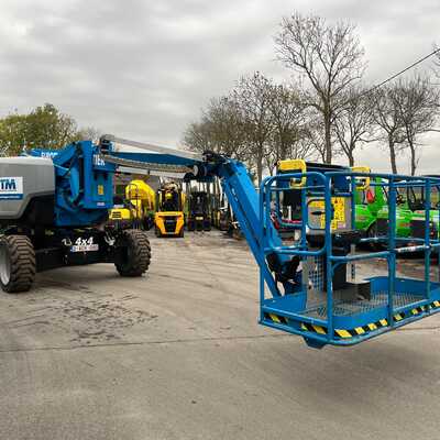 Koop een tweedehands Genie Z62/40 - Hoogwerker / Schaarlift - Image #3