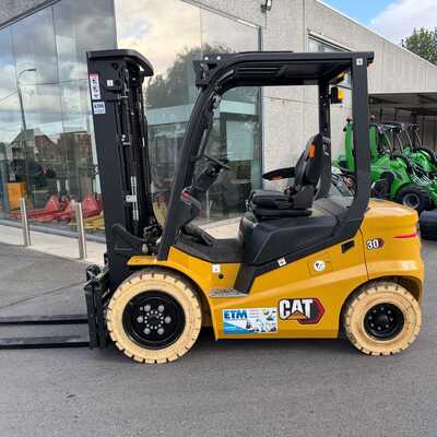 Huur een CAT EP30Q - Batterijheftruck - Image #1