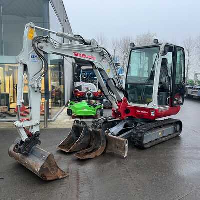 Huur een Takeuchi TB235-2 - Graafmachine - Image #2