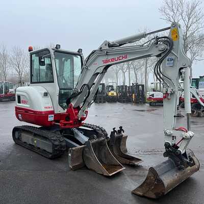 Huur een Takeuchi TB235-2 - Graafmachine - Image #3