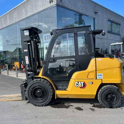 Huur een CAT DP50CN - Dieselheftruck - Image #1